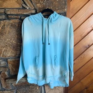 🌺3/$12 Ocean Drive Baby Blue Ombre Hoodie Size L